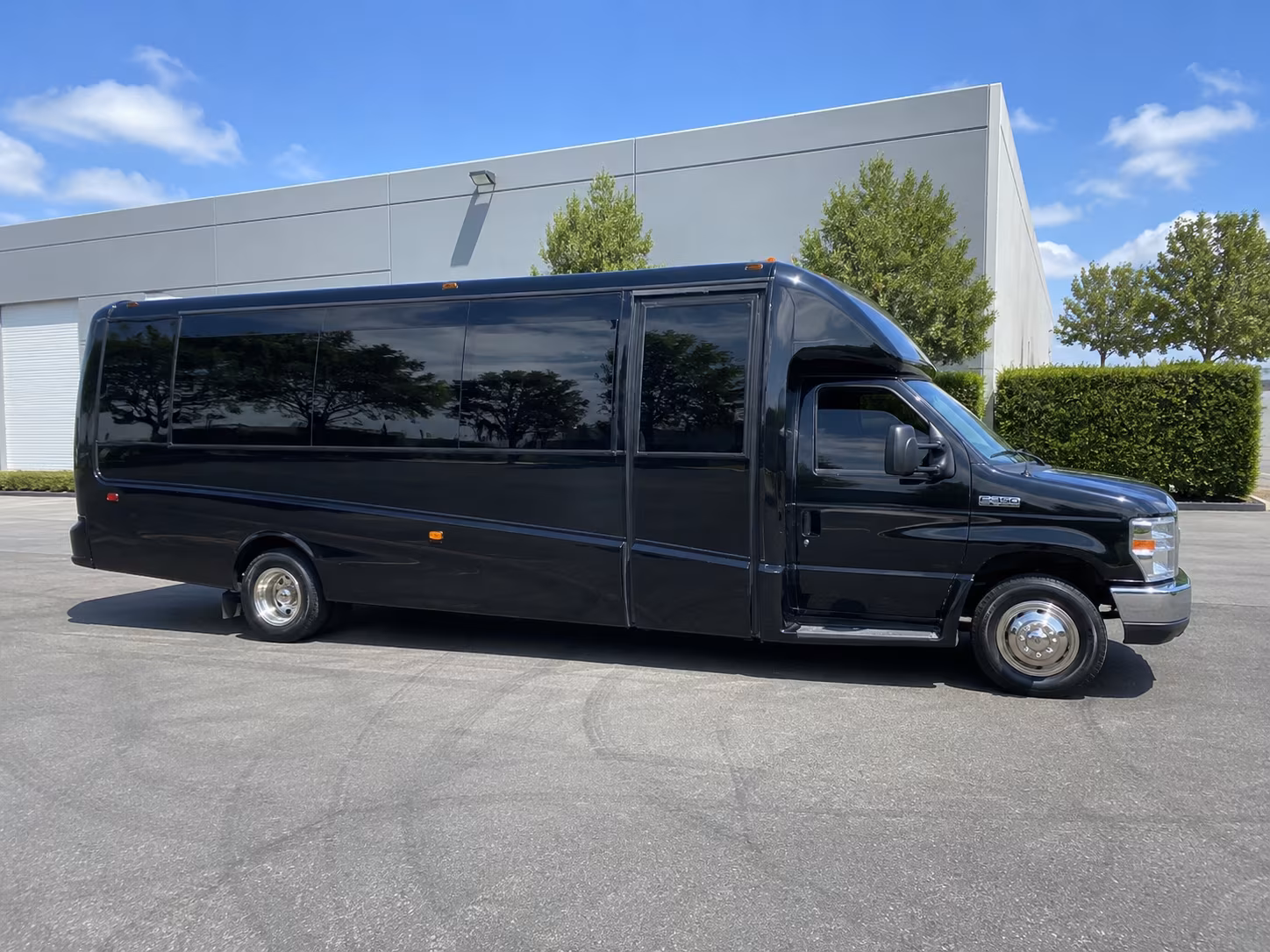 party buses to newport beach and balboa bay prom venues