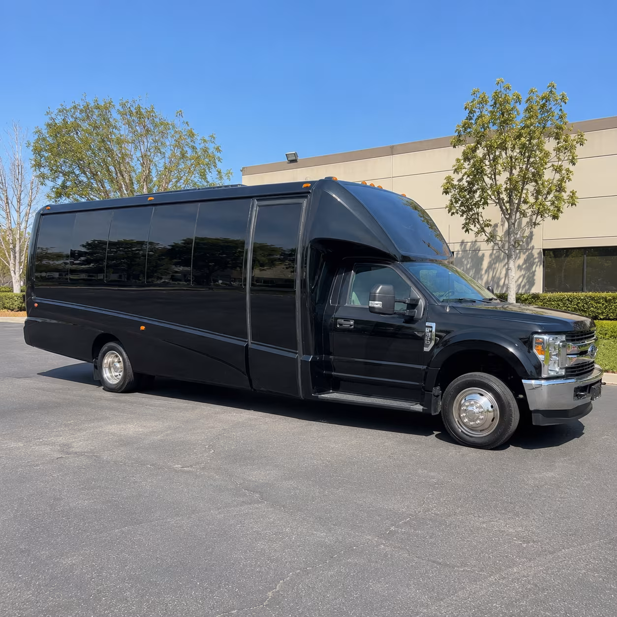 party buses to pacific amphitheatre and the oc fair event center